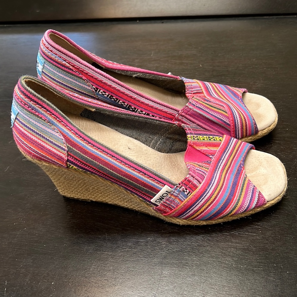 Slip-on Wedges.  TOMS - 7W